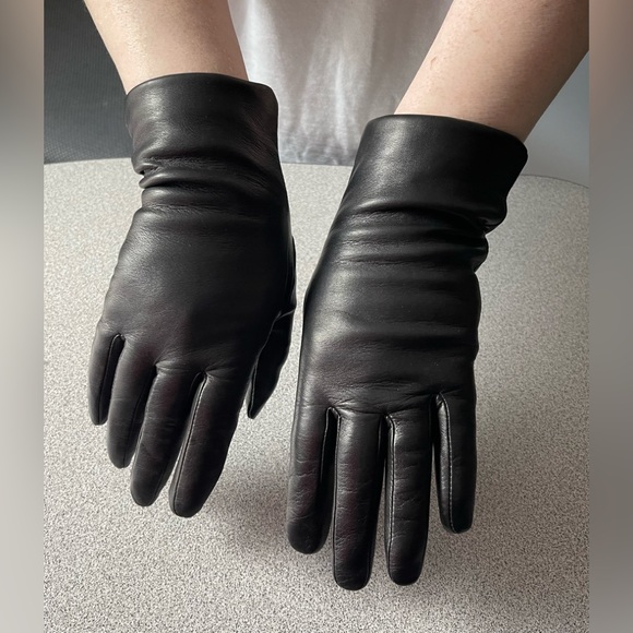 Nordstrom Black Leather Cashmere Lined Gloves - Picture 3 of 9